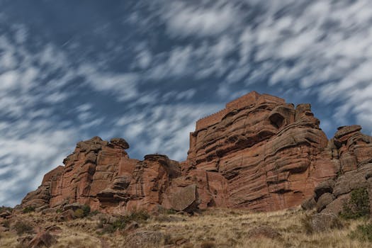 Pražské Zámky a Hrady: Historie a Tajemství Mimo Turistické Trasy